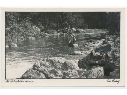 20 - Jablonecko, Návarov, oživená partie u řeky, Palackého stezka, cca 1935