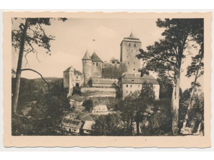 22 - Jičínsko, pohled na hrad Kost, cca 1943