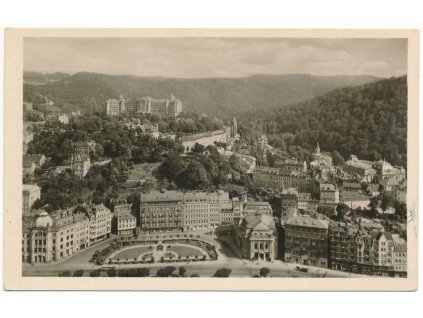 25 - Karlovy Vary, pohled na město, náměstí, cca 1955
