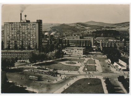 73 - Zlín, oživené náměstí Práce, cca 1953