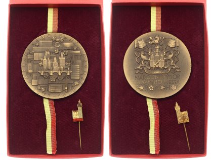 ČSSR, AE medaile Za práci ve volebním období 1971 - 1976, bronz, + klopový odznáček, původní etue, luxusní sběratelská jakost