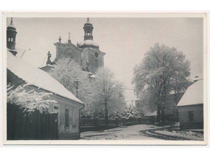 22 - Jičínsko, Libáň, Kostel svatého Ducha, zimní partie, cca 1941