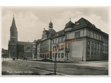 47 - Plzeňsko, Plzeň, oživené Chodské náměstí, nákl. T. Mareš,cca1920