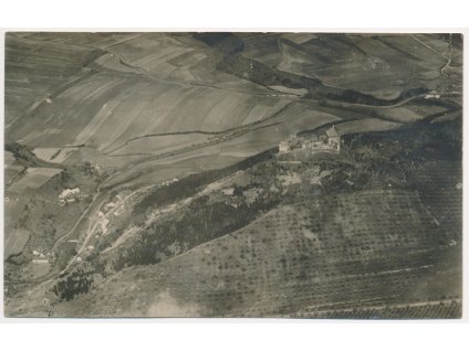 02 - Berounsko, hrad Točník, letecký pohled č. 56, cca 1922