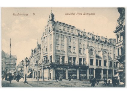 32 - Liberec (Reichenberg), Hotel Schienhof, Eisengasse, oživená ulice, 1910