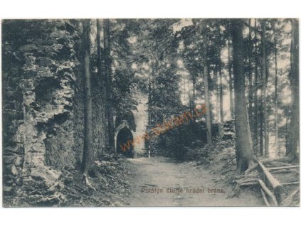 57 - Rychnovsko, Potštejn - partie u čtvrté hradní brány, cca 1913