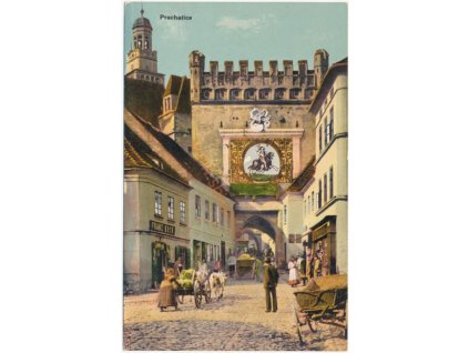 48 - Prachatice, oživená partie před Prachatickou bránou, cca 1911