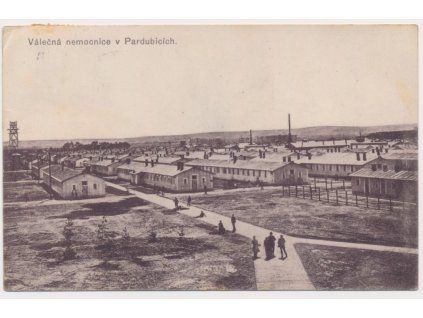 44 - Pardubice, Oživená partie u Válečné nemocnice, prošlá poštou 1916