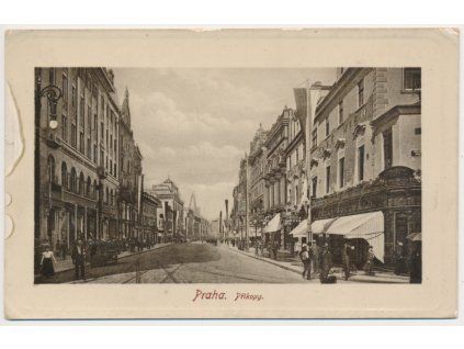 49 - Praha, Příkopy, oživená ulice, cca 1925