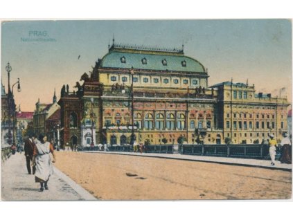 49 - Praha, oživená partie před Národním divadlem, cca 1917
