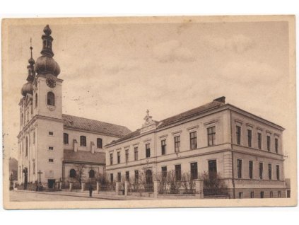 53 - Přerovsko, Kojetín, partie před kostelem, cca 1928