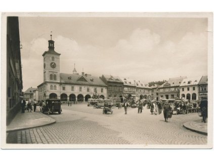 58 - Semilsko, Jilemnice, oživené náměstí, nákl. A. a O. Baumgartner, cca 1935