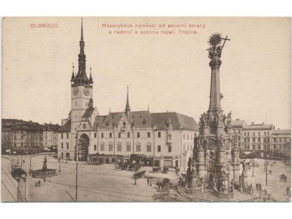 41 - Olomouc, Masarykovo náměstí od severní strany s radnicí, cca 1919
