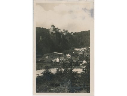 74 - Znojemsko, Vranov nad Dyjí, pohled na zámek a na část města...