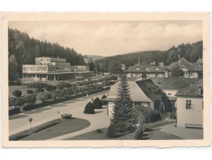 73 - Zlínsko, Luhačovice, partie z lázeňské kolonády, Fototypia Vyškov, nákl. A. Surý, cca 1943