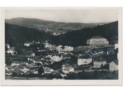 73 - Zlínsko, Luhačovice, celkový pohled na město, Fototypia Vyškov, nákl. A Surý, cca 1940
