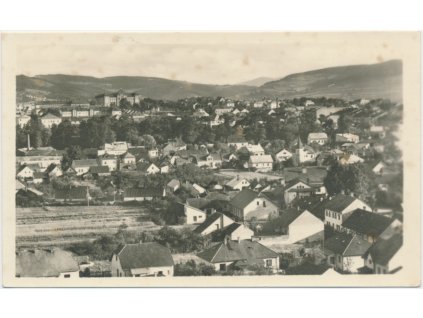 71 - Vsetínsko, Valašské Meziříčí, celkový pohled na město, cca 1945