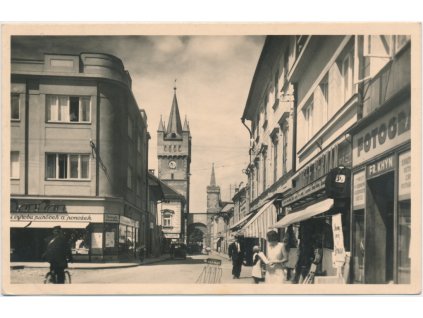 70 - Orlickoústecko, Vysoké Mýto, oživená část náměstí, cca 1947