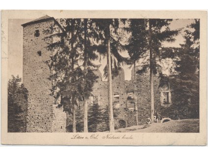 70 - Orlickoústecko, Litice nad Orlicí, Nádvoří hradu, cca 1927