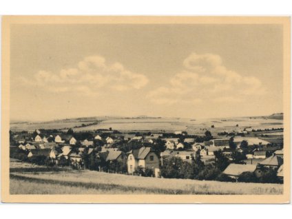 51 - Praha - západ, Čisovice, celkový pohled na obec, cca 1950