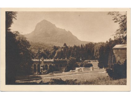 65 - Teplicko, Bílina, partie z parku s výhledem na Bořeň, 1925