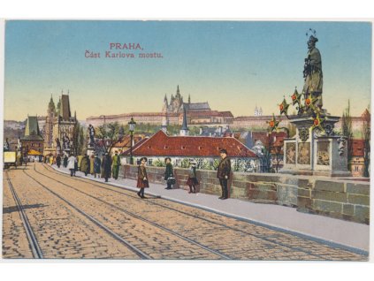 49 - Praha, oživená část Karlova mostu, cca 1917