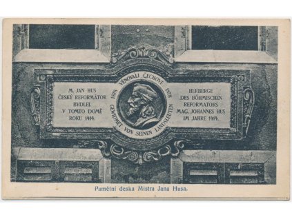 Pamětní deska Mistra Jana Husa z domu, kde bydlel v roce 1414
