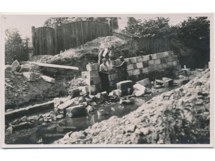 70-Orlickoústecko, Vysoké Mýto, oživená partie ze stavby plovárny,1932