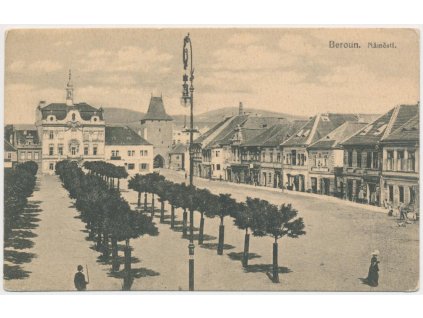 02 - Beroun, oživené náměstí, Nakl. K. Zuna, cca 1923