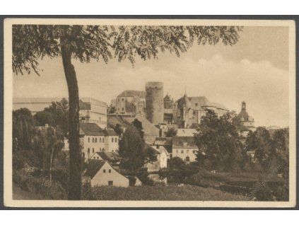 24 - Jindřichův Hradec, pohled z parku na nejstarší část hradu, nakl. Hanek, cca 1915
