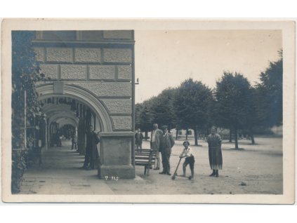 70 - Orlickoústecko, Kyšperk-Letohrad, oživené náměstí s podloubím,1929