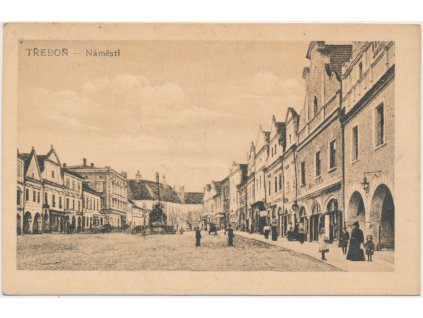 24 - Jindřichohradecko, oživené náměstí, cca 1920
