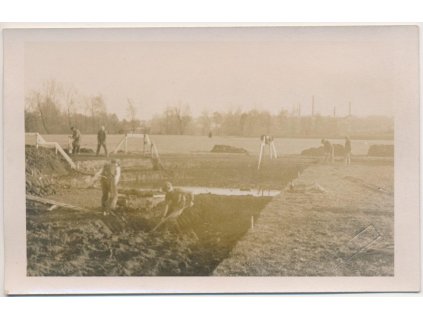 70 - Orlickoústecko,Vysoké Mýto, dělníci při stavbě plovárny, cca 1932