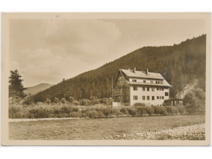 Slovensko, Liptovský Hrádok, Turistický domov a lodenica, cca 1946