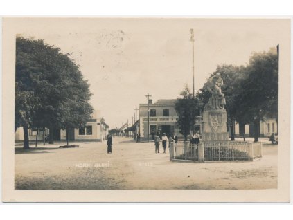 44 - Pardubicko, Horní Jelení, oživené náměstí, Grafo Čuda, cca 1927