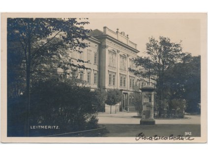 33 - Litoměřice, partie před školou, cca 1925