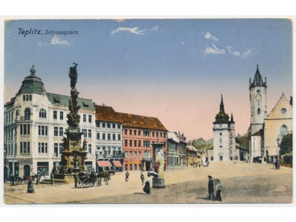 65 - Teplice, Schlossplatz, partie z oživeného náměstí, cca 1909