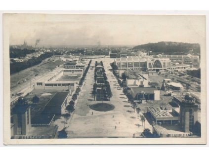 04 - Brno - pohled na Výstaviště, Grafo Čuda, cca 1938