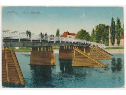 Slovensko, Piešťany, Váh s mostem, oživená partie, cca 1926