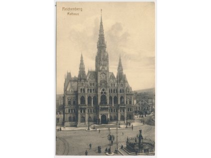32 - Liberec, Reichenberg, Rathaus, oživená partie před radnicí, 1918