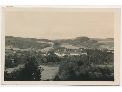 47 - Plzeňsko, Plasy, pohled na bývalý Cisterciácký klášter a okolí, cca 1933