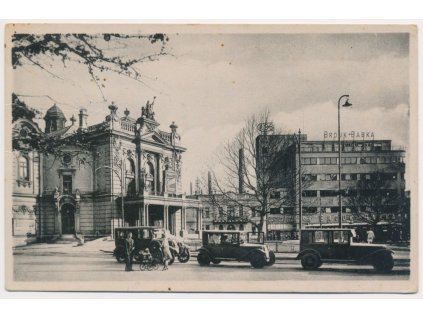 43 - Ostravsko, Moravská Ostrava, Wagnerovo náměstí, lidé, automobily, cca 1942