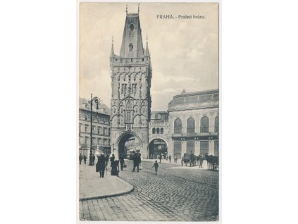 49 - Praha, oživená partie u Prašné brány, cca 1915