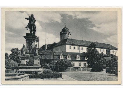 40 - Nymbursko, Poděbrady, Zámek a zámecká zahrada, cca 1939