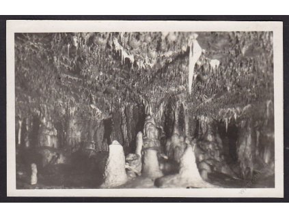 03 - Blansko, jeskyně Sloupsko-Šošůvské, Brouškova síň, grafo Čuda, cca 1928