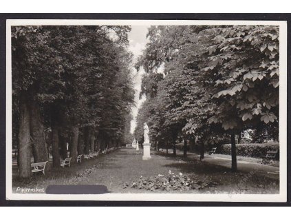 08 - Chebsko, Františkovy Lázně, V parku, cca 1930