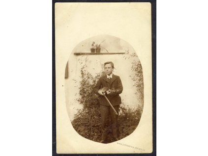 Mladý houslista, ca 1910