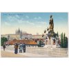 49 - Praha, oživená partie z Karlova mostu, Hradčany, cca 1913
