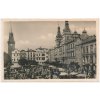 44 - Pardubice, trhy, oživené náměstí, cca 1945