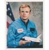 Bridges Roy jr. (1943), americký astronaut, portrétové foto, podpis
